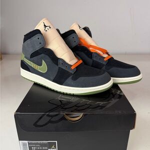 Jordan Men's Black and Olive Sneakers